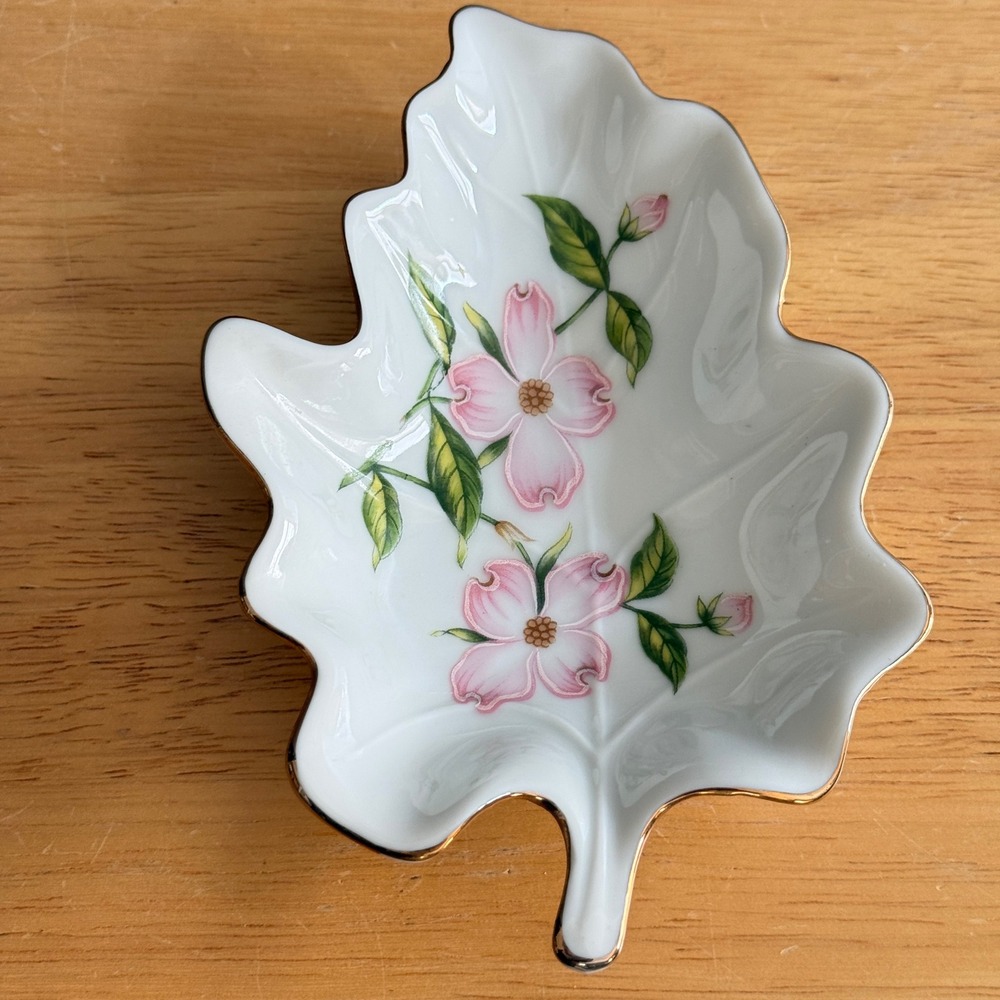 Lefton China Hand Painted Dogwood Leaf Trinket Dish Gold Trim 03534 Japan